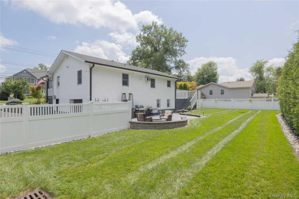395 Ehrhardt Road, Pearl River, NY 10965 - Photo 31 of 34