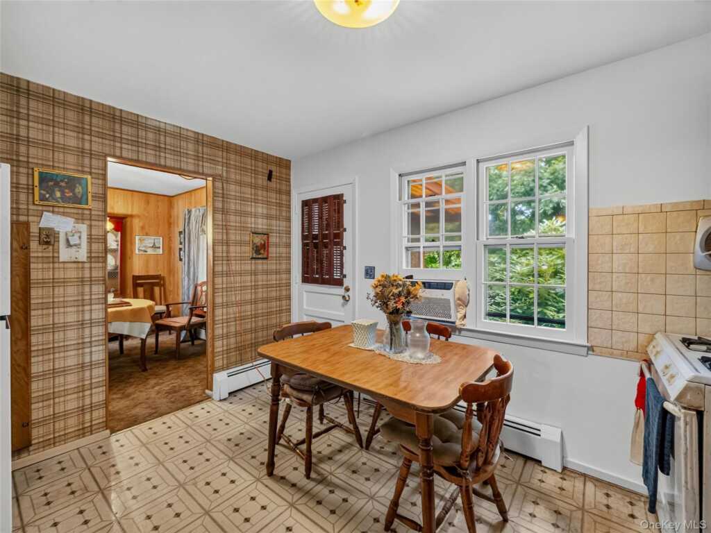 794 Brookridge Drive, Valley Cottage, NY 10989 - Photo 10 of 33