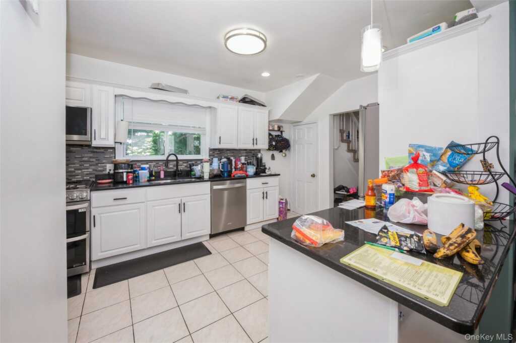 130 Smith Street, Rye, NY 10573 - Photo 14 of 30