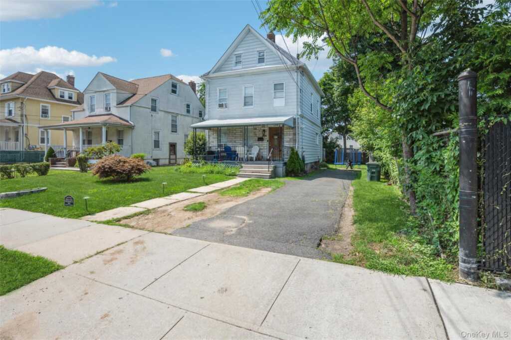130 Smith Street, Rye, NY 10573 - Photo 2 of 30