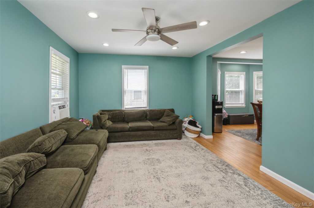 130 Smith Street, Rye, NY 10573 - Photo 5 of 30