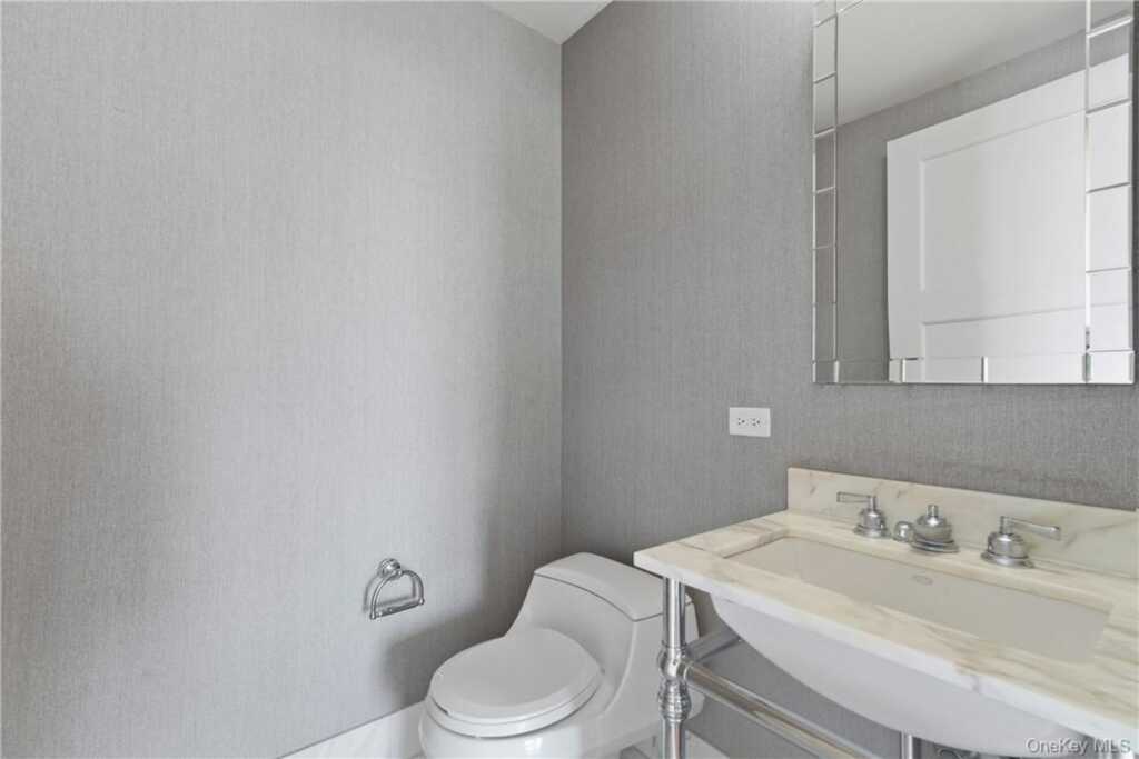 1 Renaissance Square, Unit #21E, White Plains, NY 10601 - Photo 10 of 17