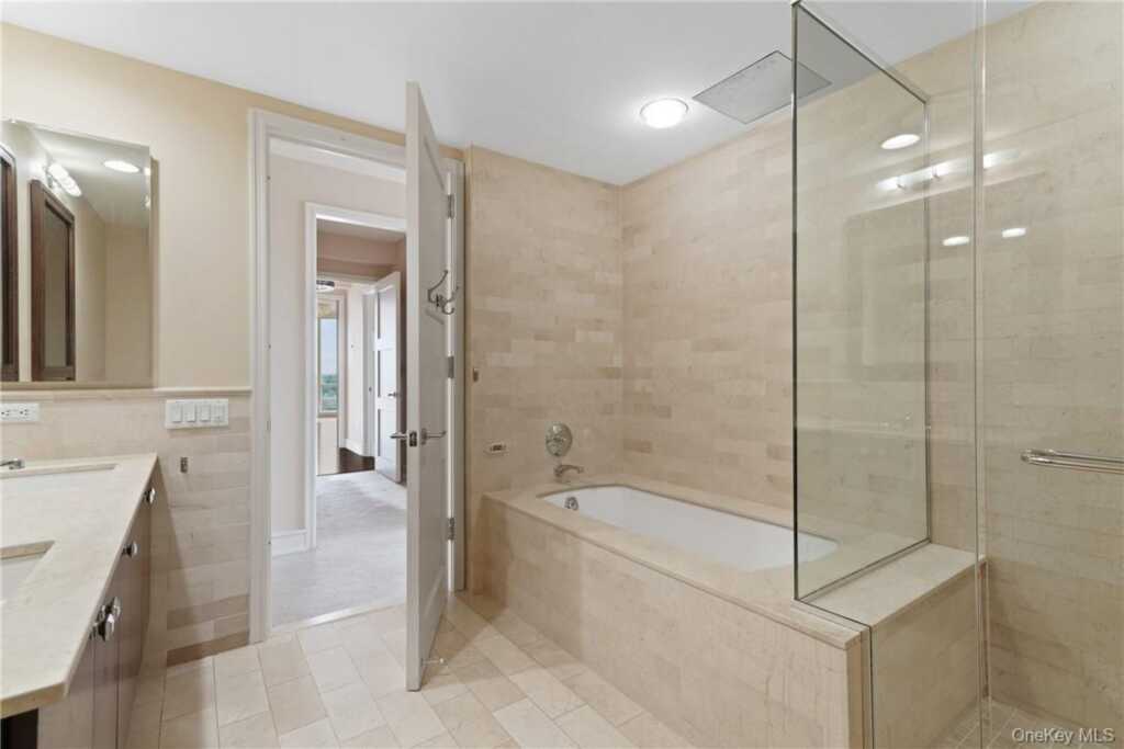 1 Renaissance Square, Unit #21E, White Plains, NY 10601 - Photo 12 of 17