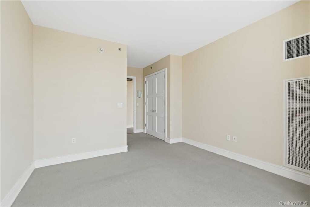 1 Renaissance Square, Unit #21E, White Plains, NY 10601 - Photo 16 of 17