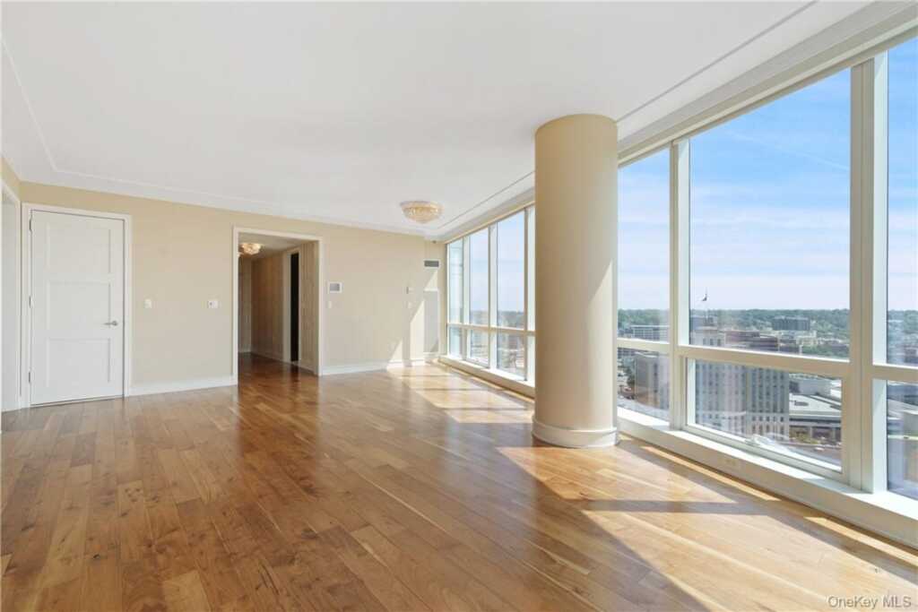 1 Renaissance Square, Unit #21E, White Plains, NY 10601 - Photo 4 of 17