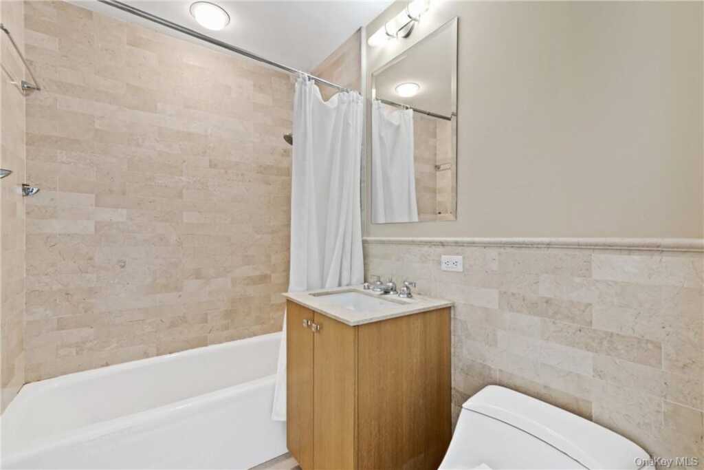1 Renaissance Square, Unit #21E, White Plains, NY 10601 - Photo 9 of 17