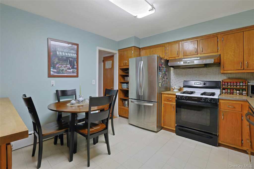 10 Linda Drive, Suffern, NY 10901 - Photo 16 of 41