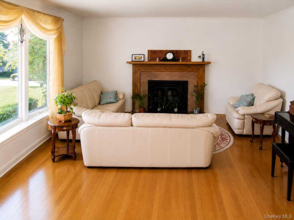 174 Waverly Road, New Rochelle, NY 10583 - Photo 3 of 21