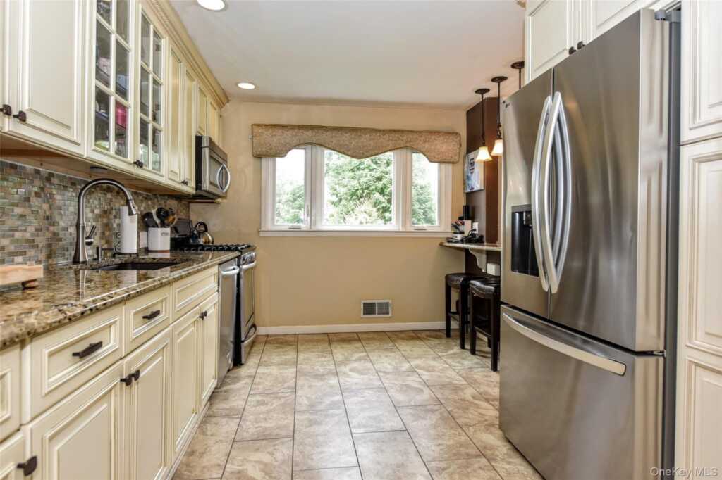 3 Forest Knoll Drive, Suffern, NY 10901 - Photo 23 of 43