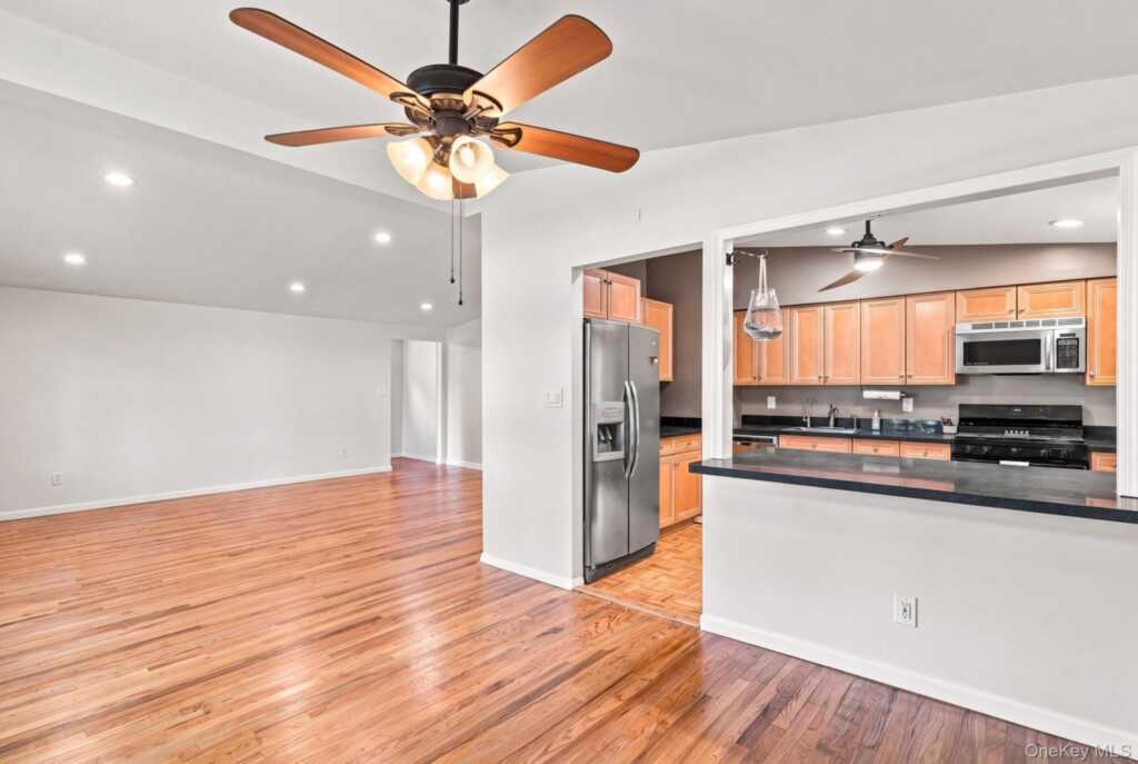 1 Gloria Court, New City, NY 10956 - Photo 11 of 41