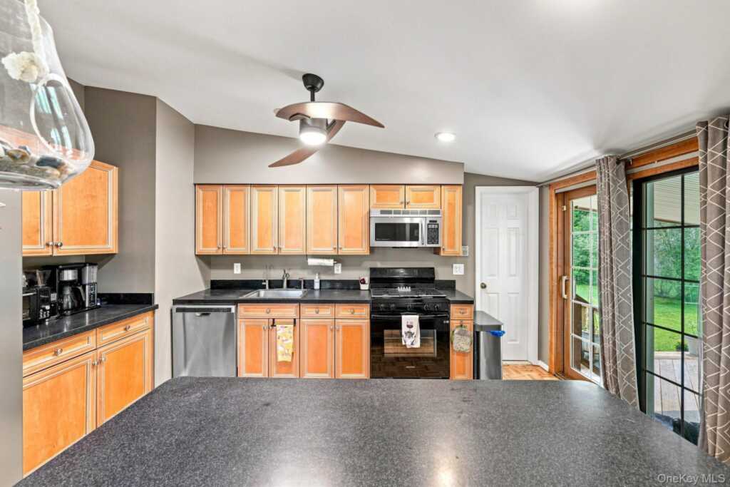 1 Gloria Court, New City, NY 10956 - Photo 15 of 41