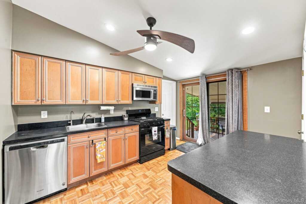 1 Gloria Court, New City, NY 10956 - Photo 16 of 41