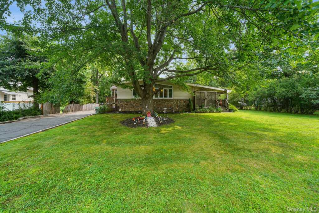 1 Gloria Court, New City, NY 10956 - Photo 2 of 41
