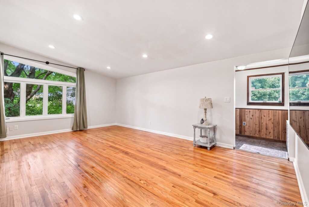 1 Gloria Court, New City, NY 10956 - Photo 5 of 41