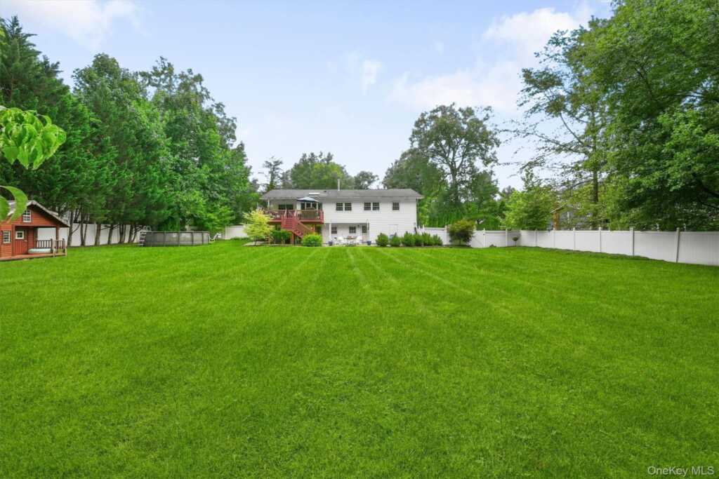 12 Little Brook Lane, New City, NY 10956 - Photo 2 of 47