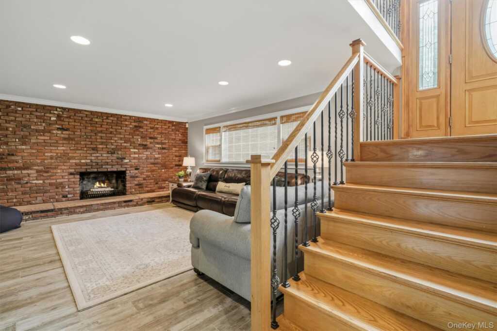 12 Little Brook Lane, New City, NY 10956 - Photo 25 of 47