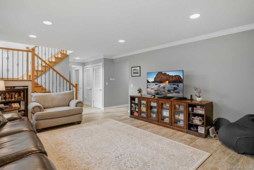 12 Little Brook Lane, New City, NY 10956 - Photo 28 of 47