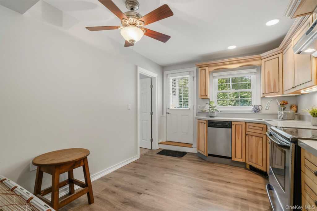 12 Little Brook Lane, New City, NY 10956 - Photo 35 of 47