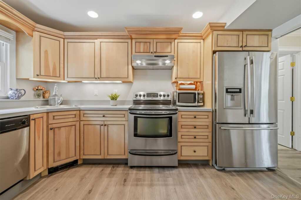 12 Little Brook Lane, New City, NY 10956 - Photo 36 of 47