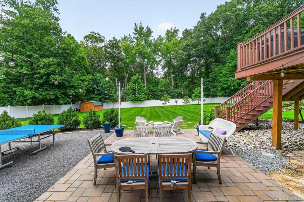 12 Little Brook Lane, New City, NY 10956 - Photo 4 of 47