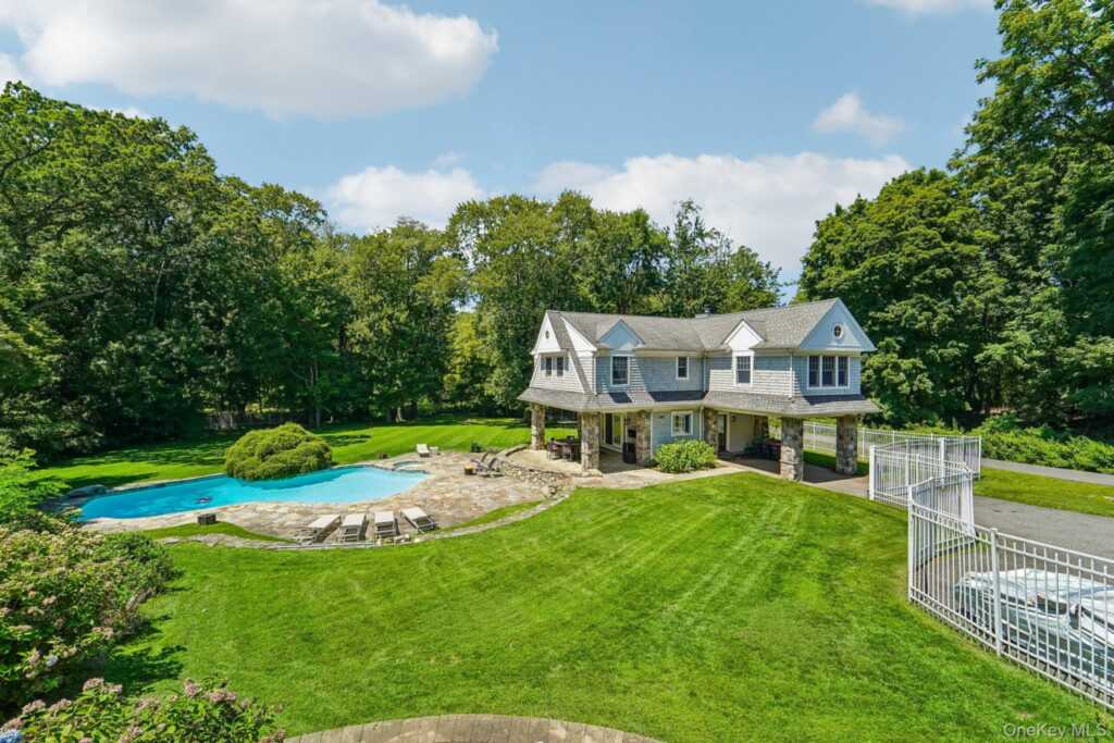 415 Grace Church Street, Rye, NY 10580 - Photo 11 of 25