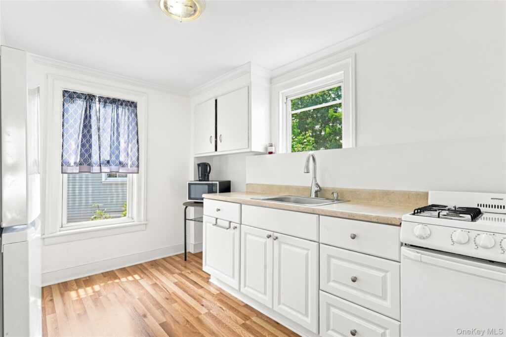 1095 Boston Post Road, Rye, NY 10580 - Photo 10 of 23