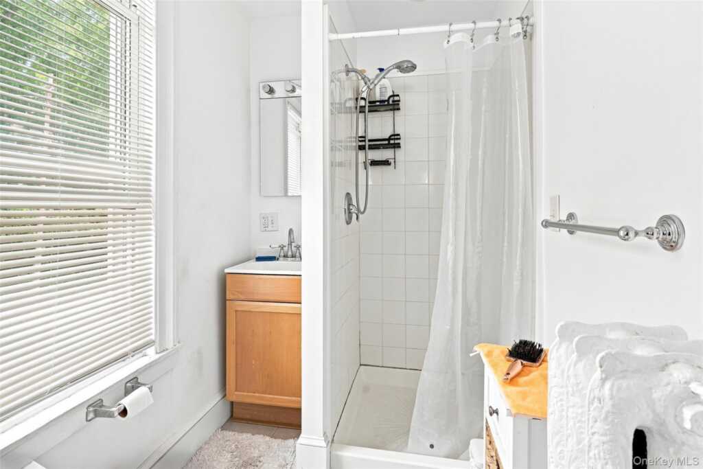 1095 Boston Post Road, Rye, NY 10580 - Photo 12 of 23