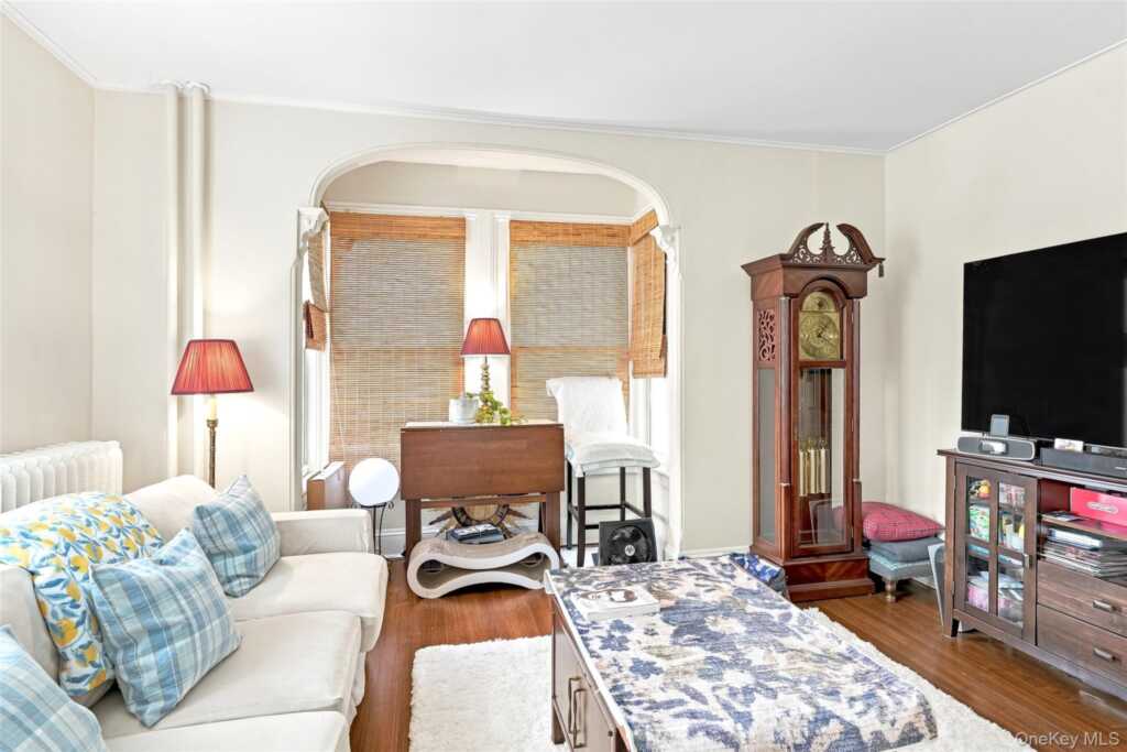 1095 Boston Post Road, Rye, NY 10580 - Photo 3 of 23