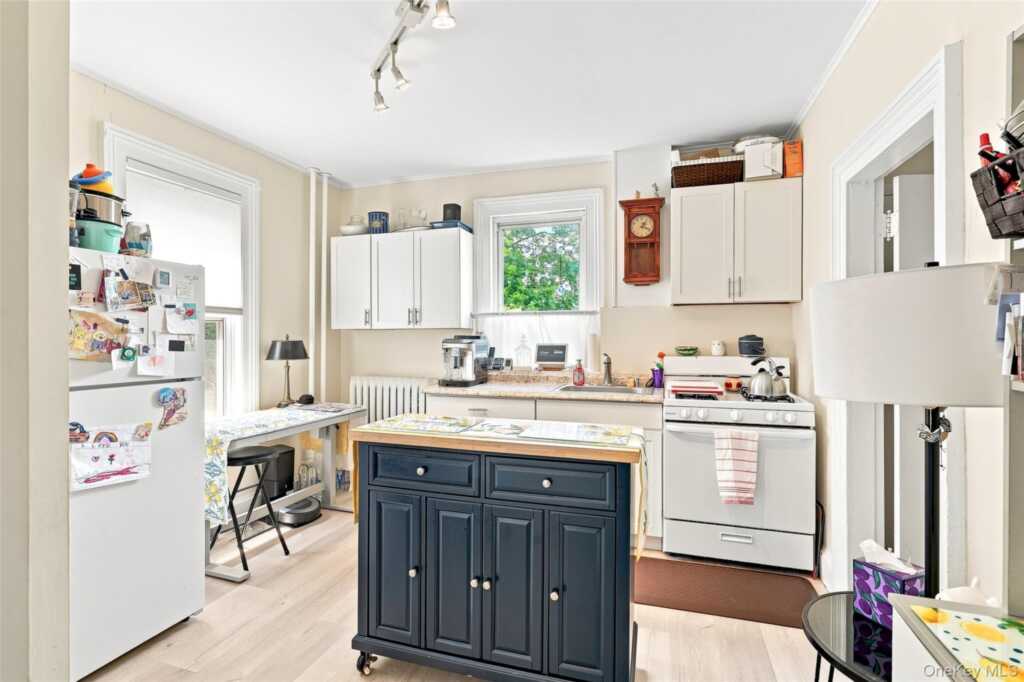 1095 Boston Post Road, Rye, NY 10580 - Photo 4 of 23