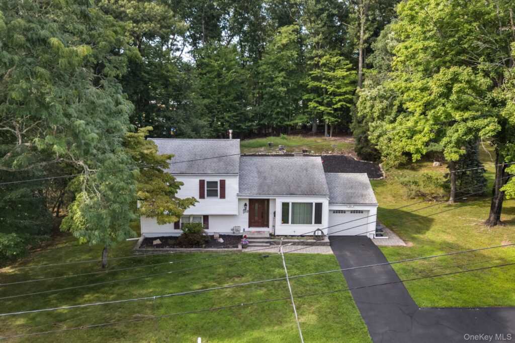 7 Windmill Lane, New City, NY 10956