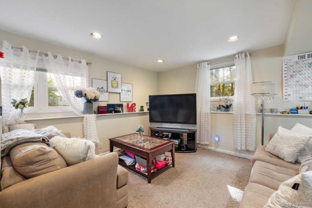 7 Windmill Lane, New City, NY 10956 - Photo 23 of 46