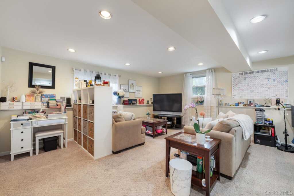 7 Windmill Lane, New City, NY 10956 - Photo 24 of 46