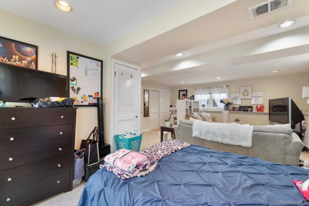 7 Windmill Lane, New City, NY 10956 - Photo 26 of 46