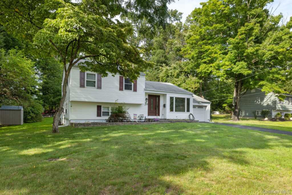 7 Windmill Lane, New City, NY 10956 - Photo 3 of 46