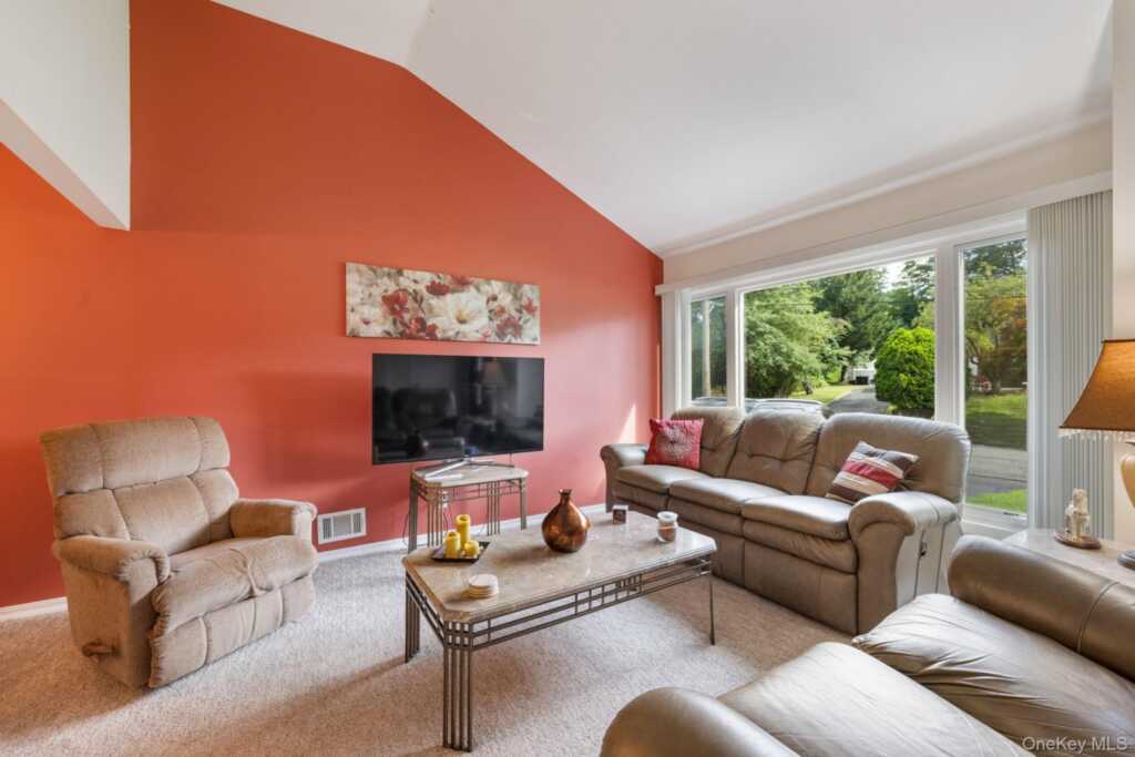 7 Windmill Lane, New City, NY 10956 - Photo 8 of 46