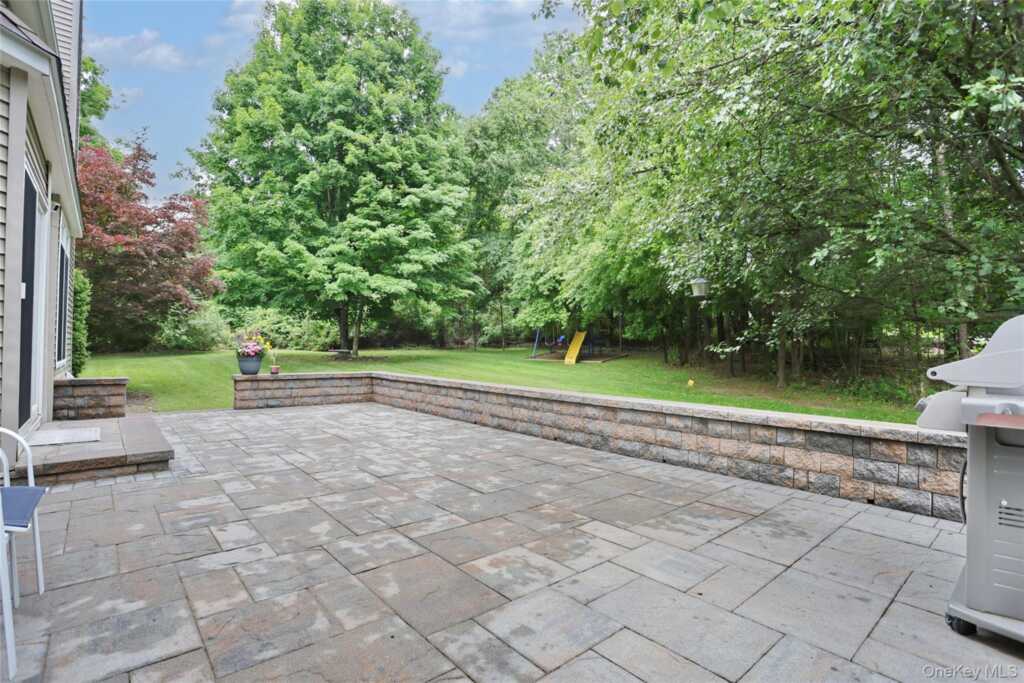 7 Birdie Drive, Suffern, NY 10901 - Photo 29 of 38