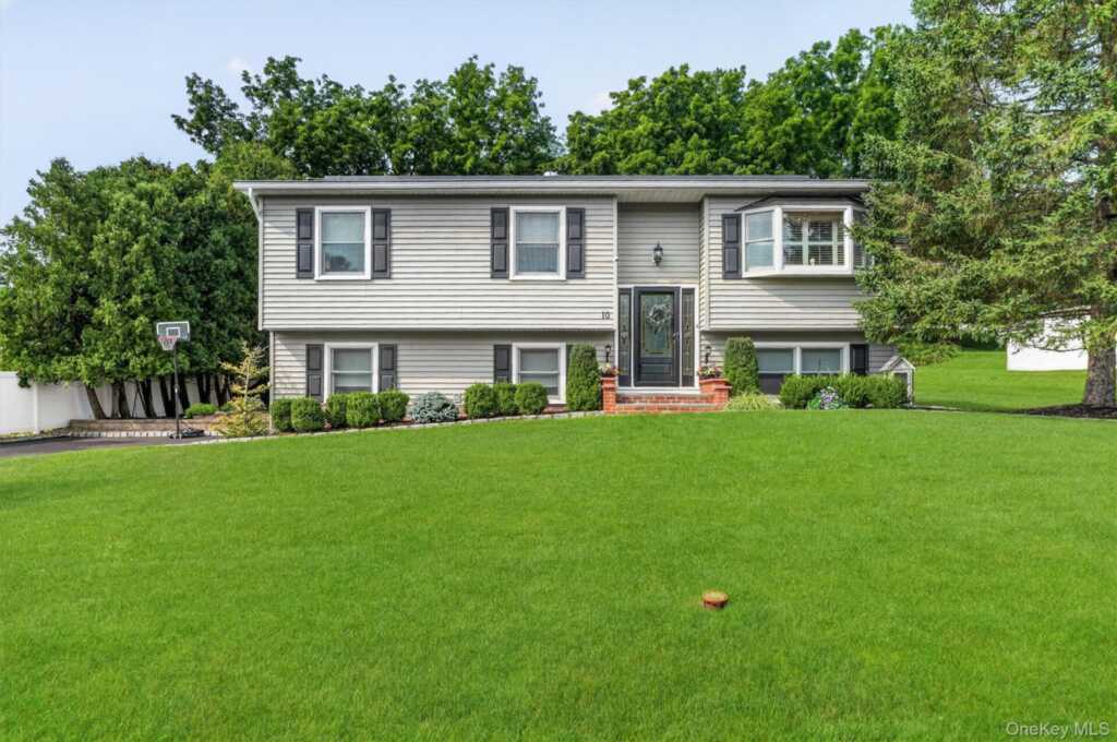10 Pine Drive, Stony Point, NY 10980 - Photo 2 of 47