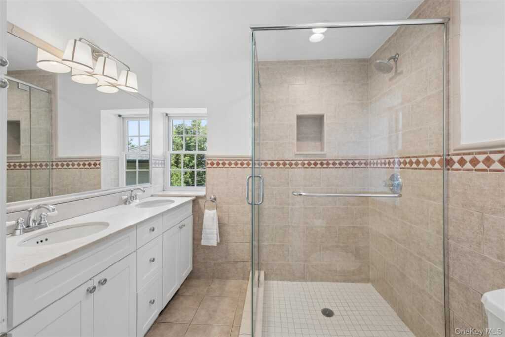 65 Wildwood Road, New Rochelle, NY 10804 - Photo 13 of 22