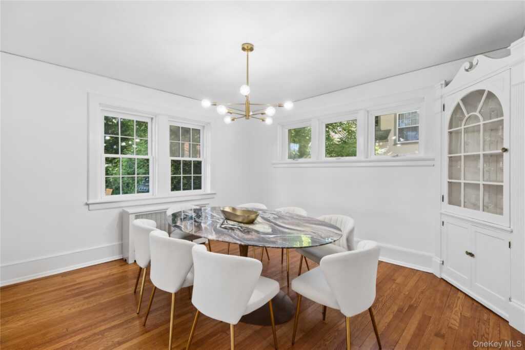 65 Wildwood Road, New Rochelle, NY 10804 - Photo 8 of 22
