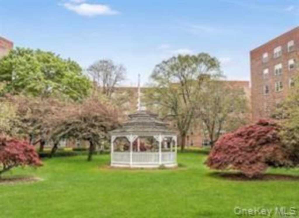 220 Pelham Road, Unit #5E, New Rochelle, NY 10805 - Photo 21 of 27