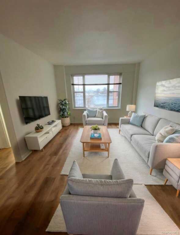 220 Pelham Road, Unit #2N, New Rochelle, NY 10805