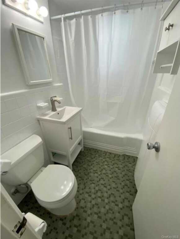 220 Pelham Road, Unit #2N, New Rochelle, NY 10805 - Photo 8 of 27
