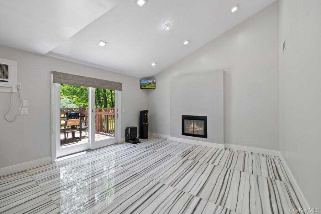 106 S Airmont Road, Suffern, NY 10901 - Photo 12 of 40