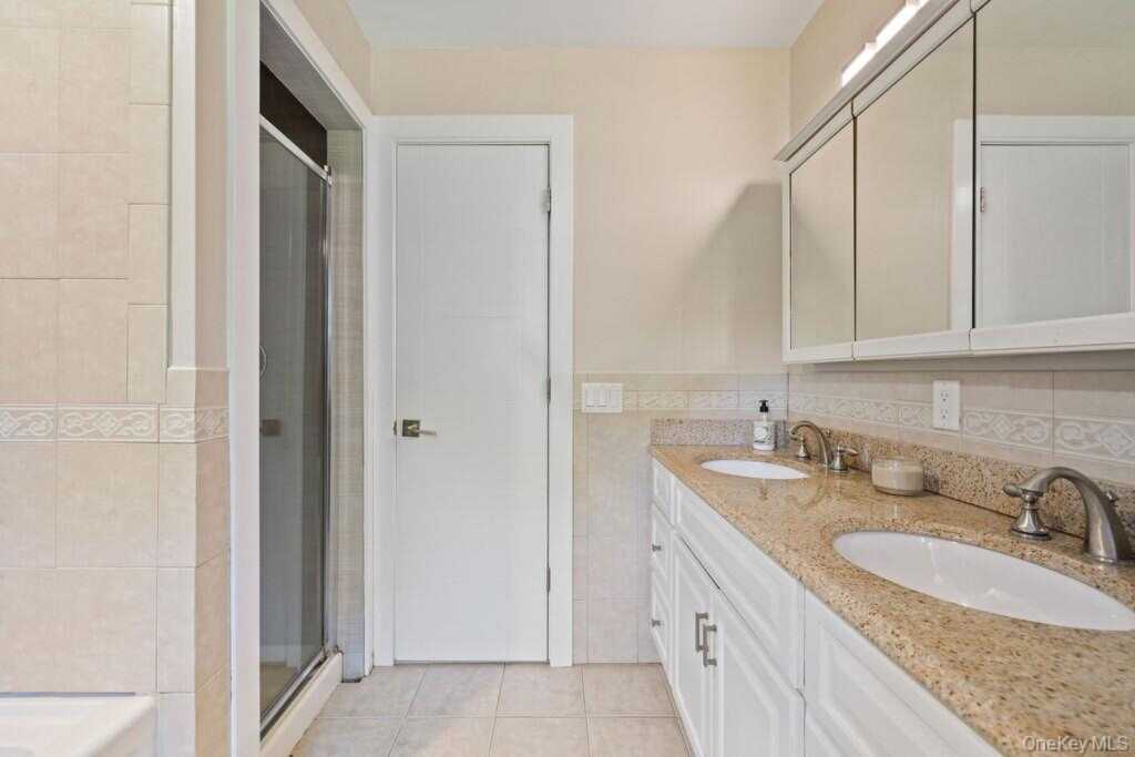 106 S Airmont Road, Suffern, NY 10901 - Photo 28 of 40