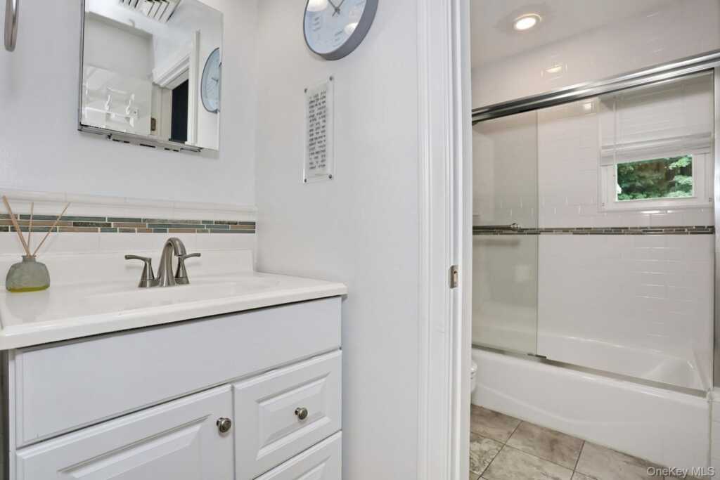 1 Potter Lane, Suffern, NY 10901 - Photo 12 of 38
