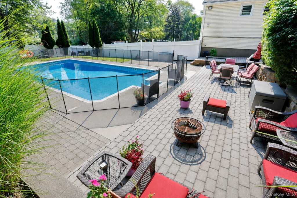 1 Potter Lane, Suffern, NY 10901 - Photo 3 of 38