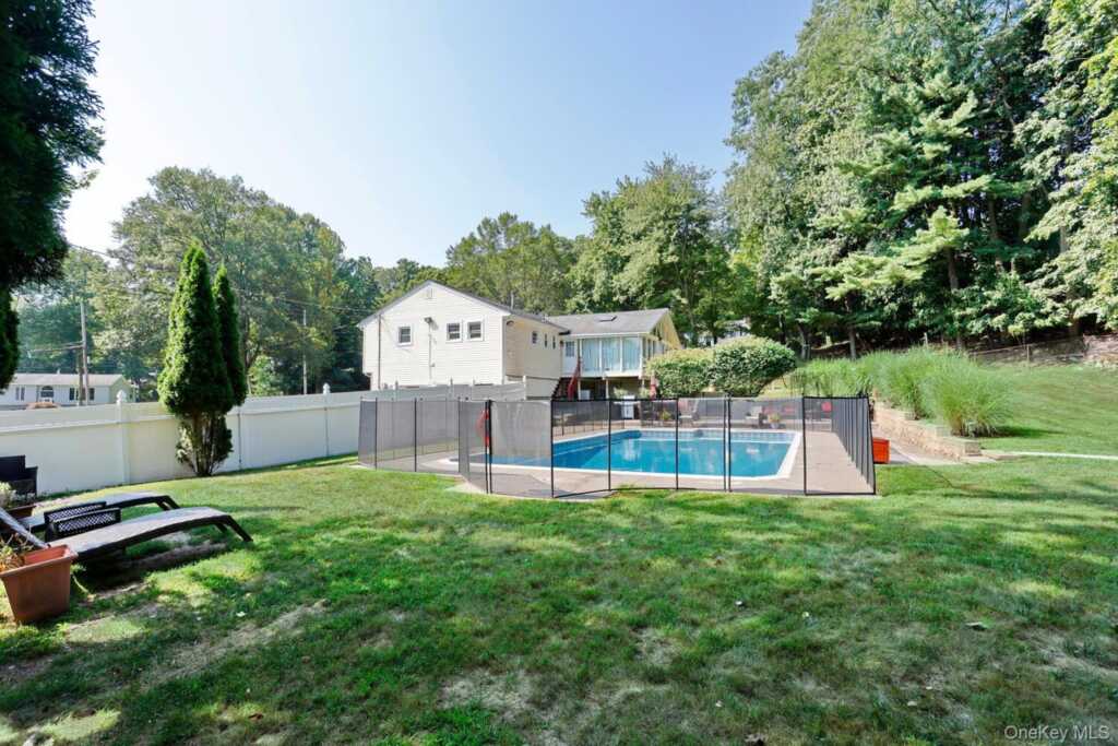 1 Potter Lane, Suffern, NY 10901 - Photo 34 of 38