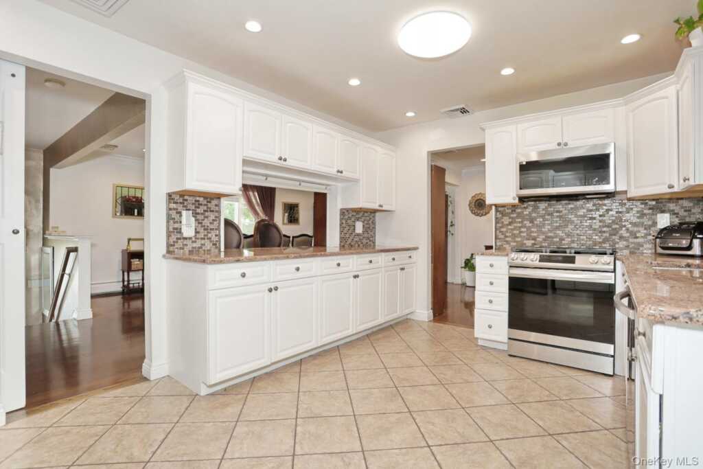 1 Potter Lane, Suffern, NY 10901 - Photo 7 of 38