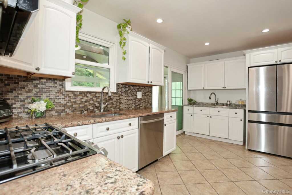 1 Potter Lane, Suffern, NY 10901 - Photo 9 of 38