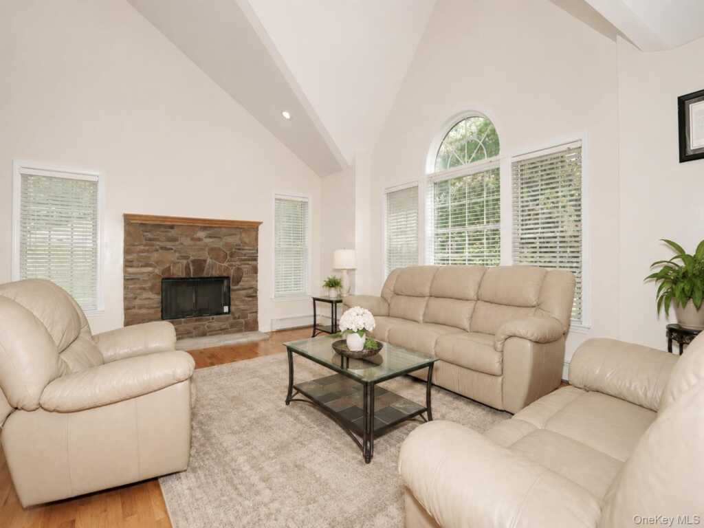 4 Woolf Road, Stony Point, NY 10980 - Photo 2 of 34